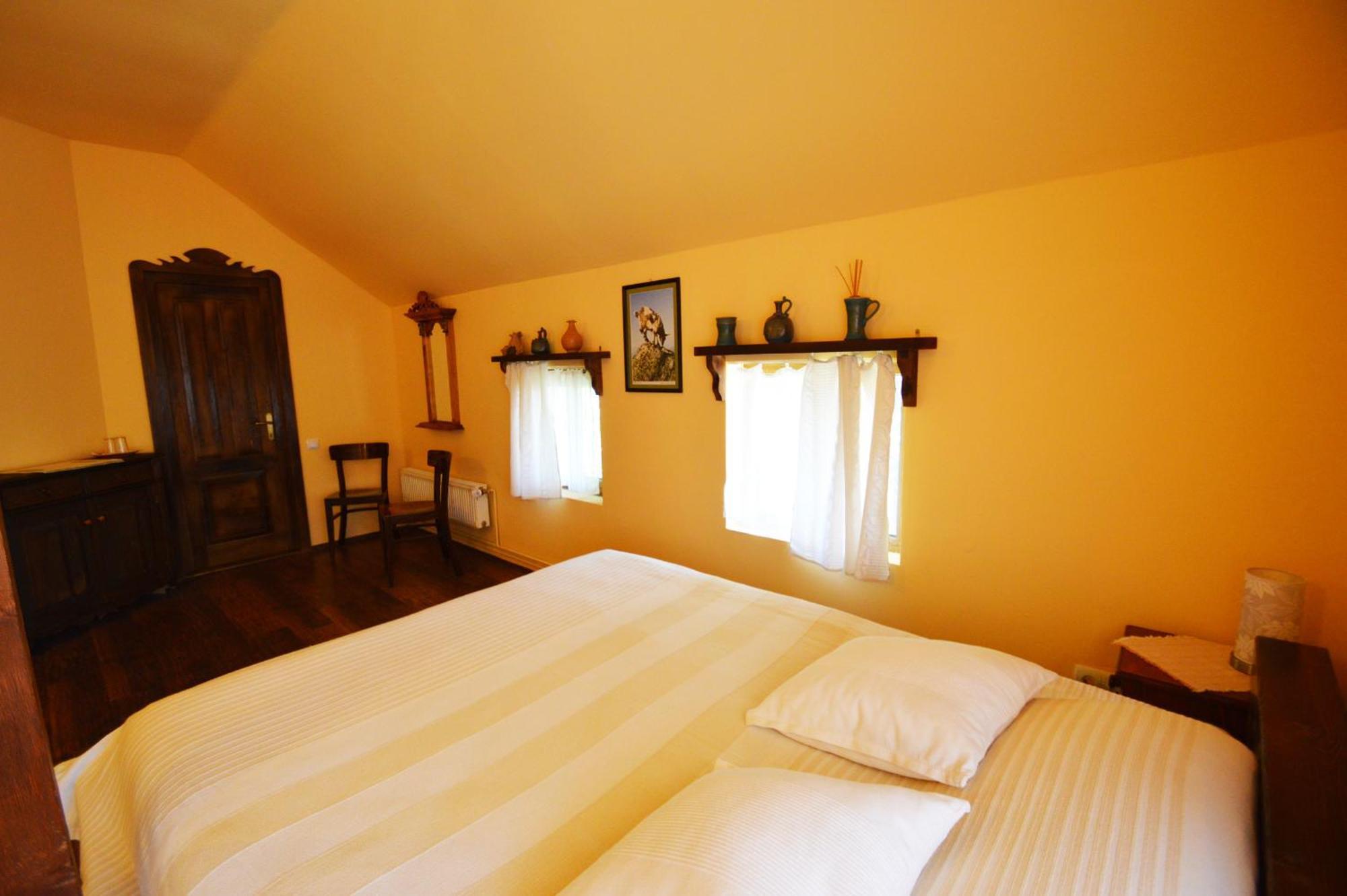 Arts And Crafts Guesthouse Baia Sprie Zimmer foto